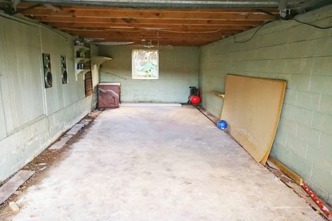 Photo of property in 1 Hinekohu Street, New Lynn, Auckland, 0600