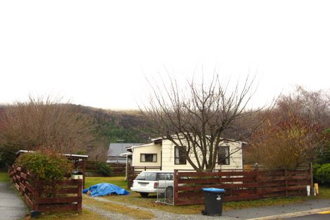 Photo of property in 5 Chalmers Place, Arrowtown, 9302