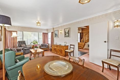 Photo of property in 30 Deuxberry Avenue, Northcote, Auckland, 0627