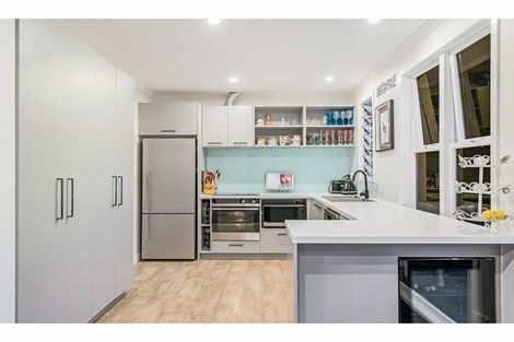 Photo of property in 105 Wood Bay Road, Titirangi, Auckland, 0604