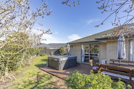 Photo of property in 44 Huntingdon Drive, Rangiora, 7400