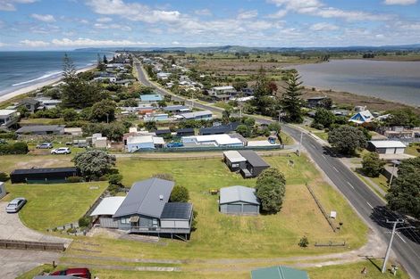 Photo of property in 607 Pukehina Parade, Pukehina, Te Puke, 3189