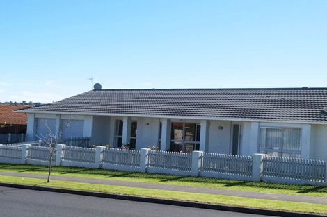 Photo of property in 41 Orangewood Drive, Northpark, Auckland, 2013