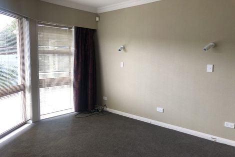 Photo of property in 1 Bambery Court, Palmerston North, 4414