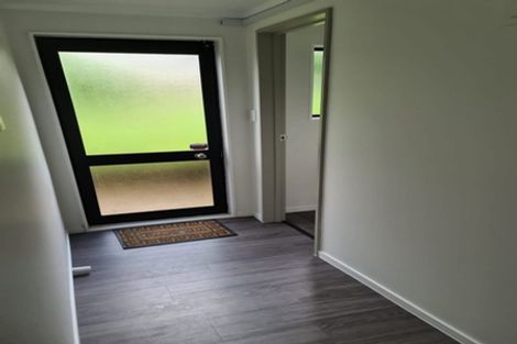 Photo of property in 2/523 Glenfield Road, Glenfield, Auckland, 0629