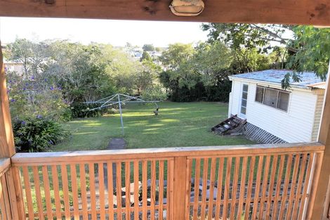 Photo of property in 41 Awaroa Road, Sunnyvale, Auckland, 0612