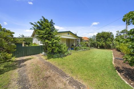 Photo of property in 20 Earlsworth Road, Mangere East, Auckland, 2024