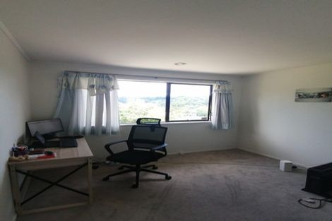 Photo of property in 10 Eugen Place, Bayview, Auckland, 0629