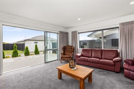 Photo of property in 14 Rangataiki Place, Te Awa, Napier, 4110