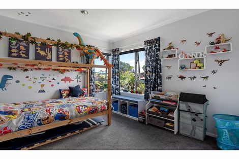 Photo of property in 2/272 Glamorgan Drive, Northcross, Auckland, 0630