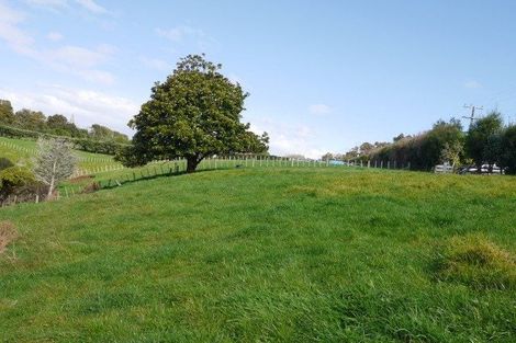 Photo of property in 12 Onaero Beach Road, Onaero, Urenui, 4383