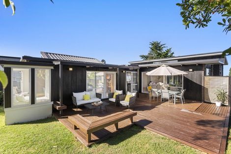 Photo of property in 11 Bacot Place, Howick, Auckland, 2014