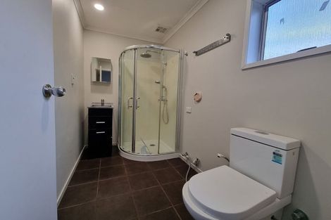 Photo of property in 19 Barrys Road, Glendene, Auckland, 0602