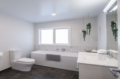 Photo of property in 1 Eric Gifford Drive, Ranui, Auckland, 0612