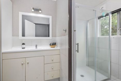 Photo of property in 1/103 Carlisle Road, Torbay, Auckland, 0632