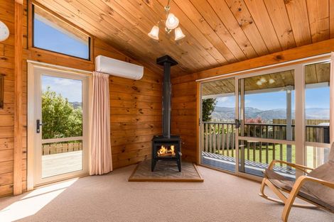 Photo of property in 1 Dunleith Grove, Silverstream, Upper Hutt, 5019