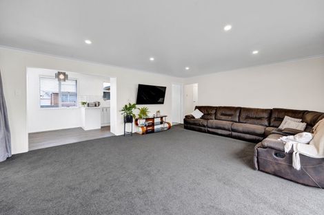 Photo of property in 16 Kauri Street, Merrilands, New Plymouth, 4312