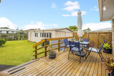 Photo of property in 12 Kerry Place, Papakura, 2110