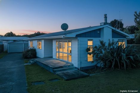 Photo of property in 37 Kimberley Grove, Westbrook, Palmerston North, 4412