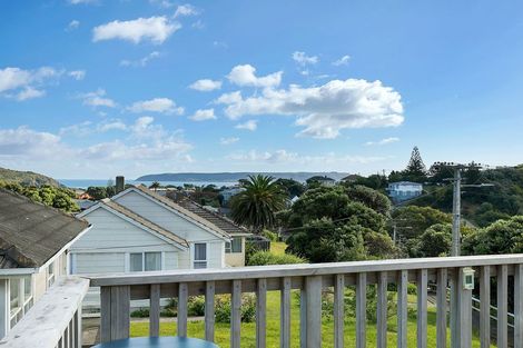 Photo of property in 14 Downes Street, Titahi Bay, Porirua, 5022