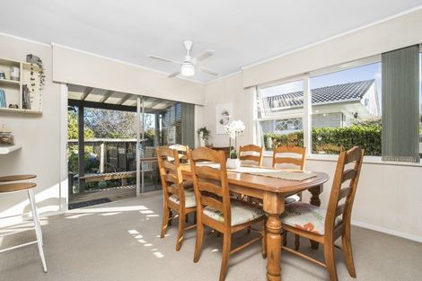 Photo of property in 8 Mccall Place, Opaheke, Papakura, 2113