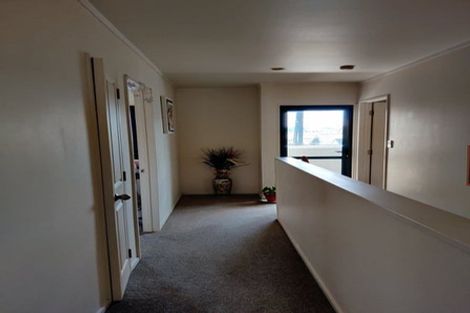 Photo of property in 14 Butia Avenue, Henderson, Auckland, 0612