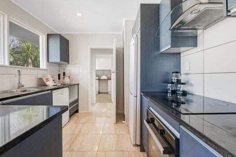 Photo of property in 3 Gladys Avenue, Glenfield, Auckland, 0629