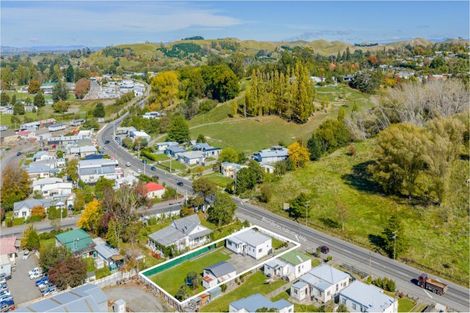 Photo of property in 3 Great North Road, Waipawa, 4210