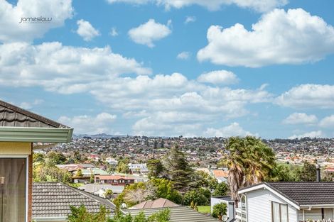 Photo of property in 1/17 Cambric Place, Botany Downs, Auckland, 2010