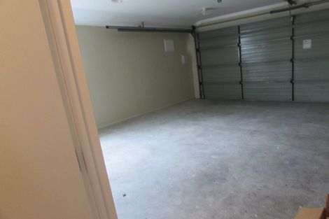 Photo of property in 2 Wheaton Place, Glen Eden, Auckland, 0602