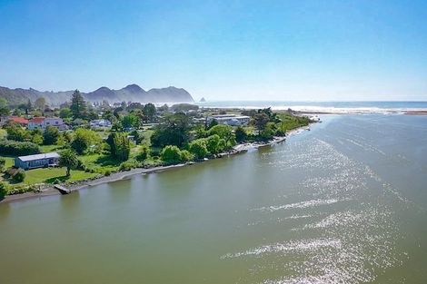 Photo of property in 14 Monkhouse Street, Tolaga Bay, 4077