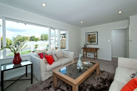 Photo of property in 16 Hauraki Crescent, Pinehill, Auckland, 0632