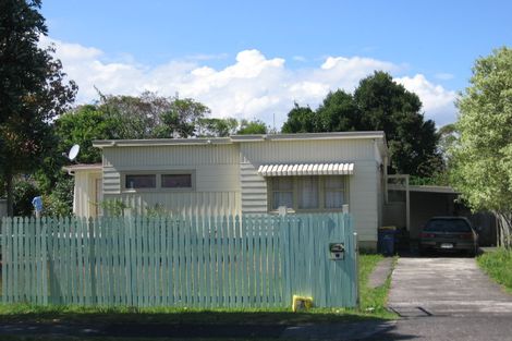 Photo of property in 7 Queen Mary Avenue, New Lynn, Auckland, 0600
