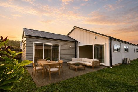 Photo of property in 16 Koru Loop, Paraparaumu, 5032