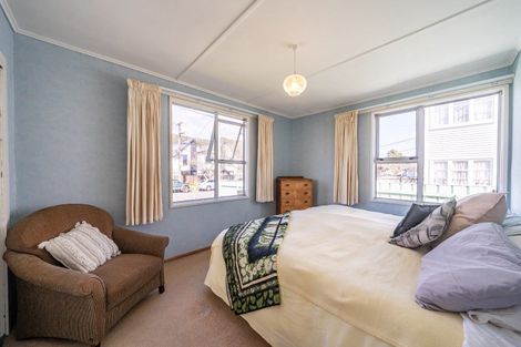 Photo of property in 17 Molesworth Street, Taita, Lower Hutt, 5011