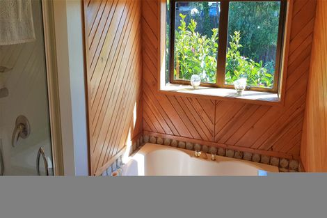 Photo of property in 26 Bay View Road, Cable Bay, 0420