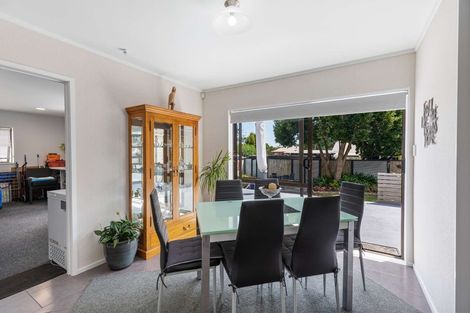 Photo of property in 12 Harbour Crest Drive, Waiuku, 2123