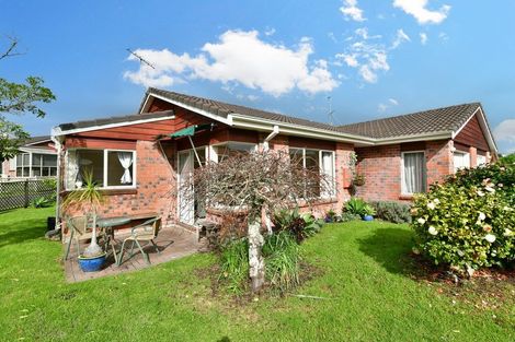 Photo of property in 15 The Grove, Red Beach, 0932