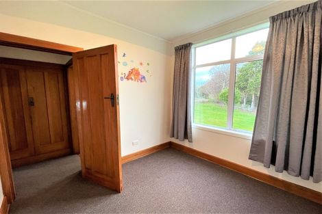 Photo of property in 7 Ovenden Street, Owaka, 9535