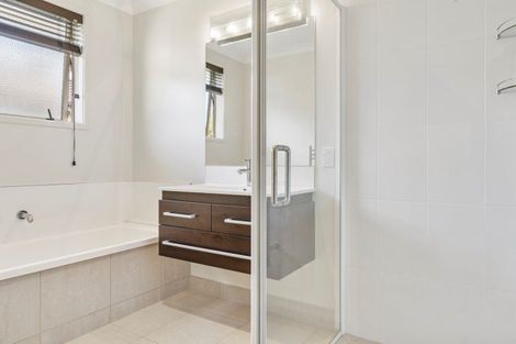 Photo of property in 143 Oriental Parade, Papamoa Beach, Papamoa, 3118