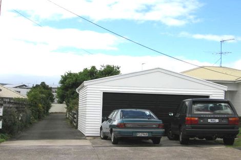 Photo of property in 1/6 Fenwick Avenue, Milford, Auckland, 0620
