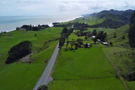 Photo of property in State Highway 3, Tongaporutu, Urenui, 4378