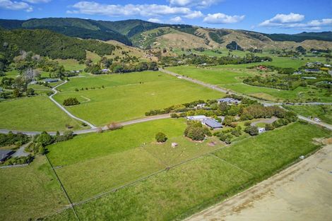 Photo of property in 63 South Manakau Road, Manakau, Otaki, 5583