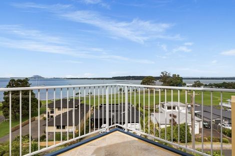 Photo of property in 33 Harbour View Road, Omokoroa, 3114
