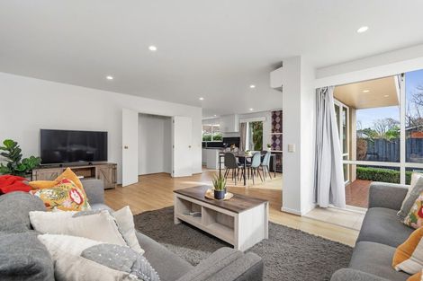 Photo of property in 2/64a Toorak Avenue, Avonhead, Christchurch, 8042