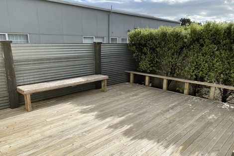 Photo of property in 11 Edgeware Road, Palmerston North, 4410