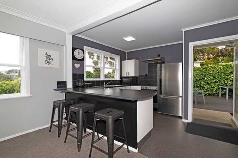 Photo of property in 5b Tirimoana Road, Te Atatu South, Auckland, 0602