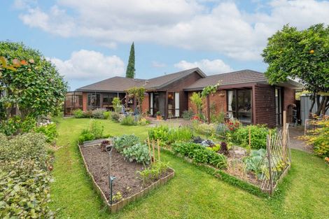 Photo of property in 2 Webb Place, Taradale, Napier, 4112