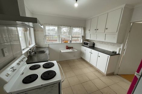 Photo of property in 1/3 Chartwell Avenue, Glenfield, Auckland, 0629