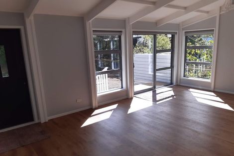 Photo of property in 17 Albert Street, Island Bay, Wellington, 6023